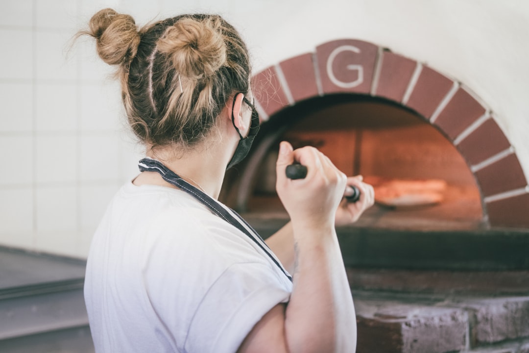 Prosciutto e Funghi Pizza